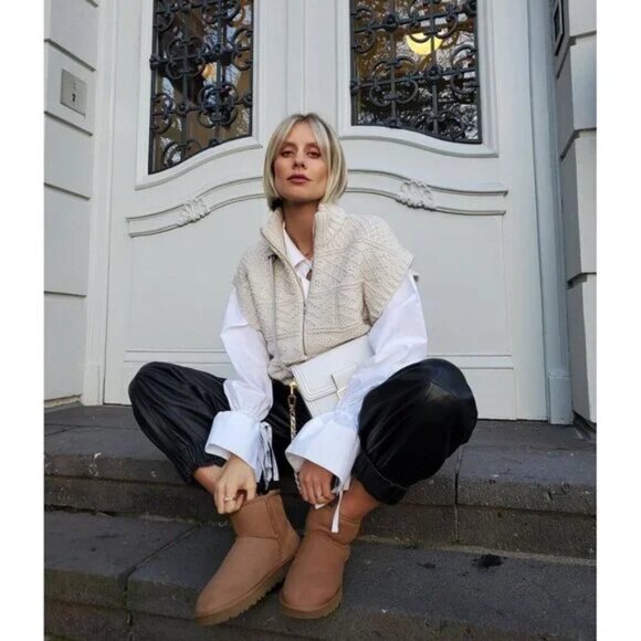 UGG Classic Mini II Genuine Shearling Lined Boot in Chestnut Suede Size US 9 - Picture 11 of 12